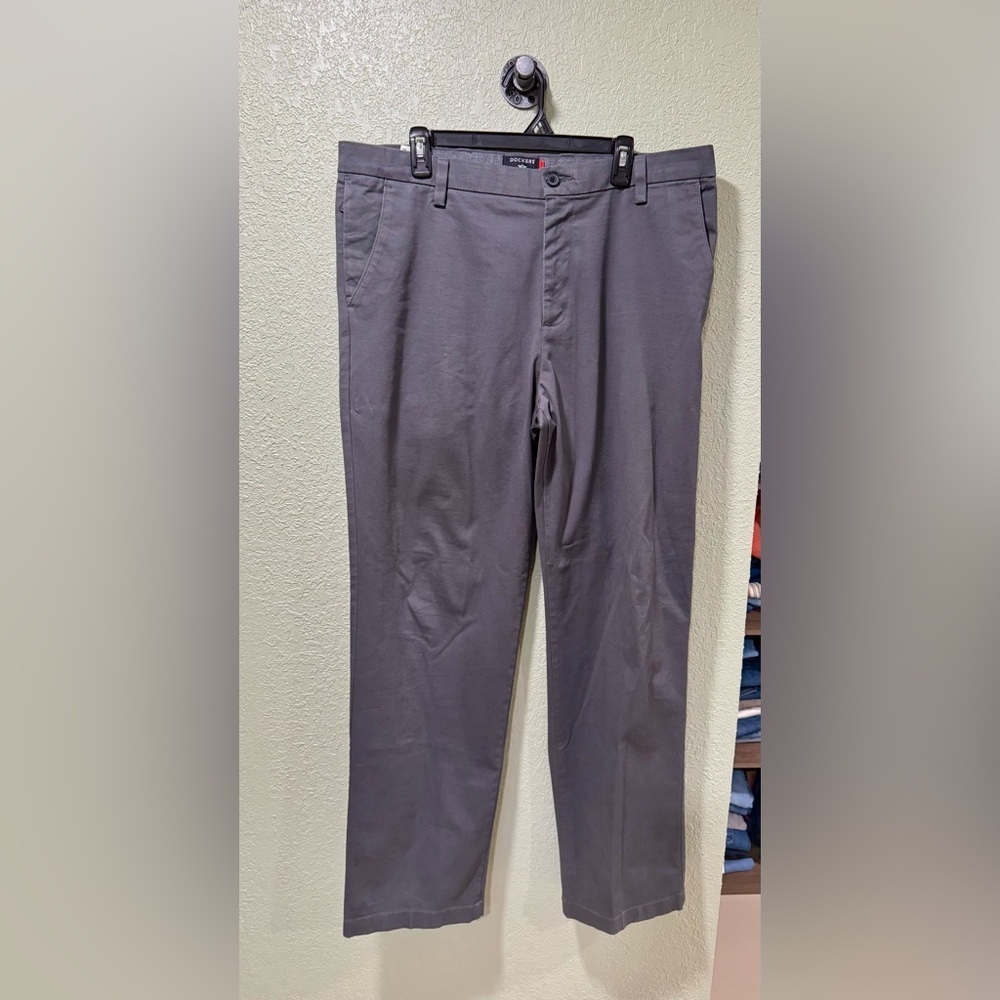 Dockers Men's Gray Pants Size 38